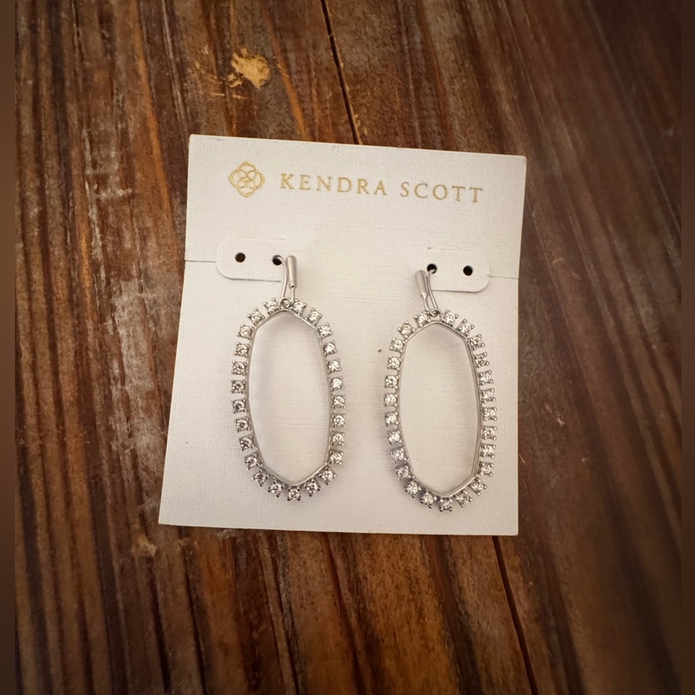 New Kendra Scott Elegant Elle Open Frame Earrings in Silver Color